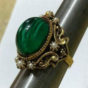 Vintage LG Oval Cabochon Green Art Glass Pearl Swirly adjustable ring